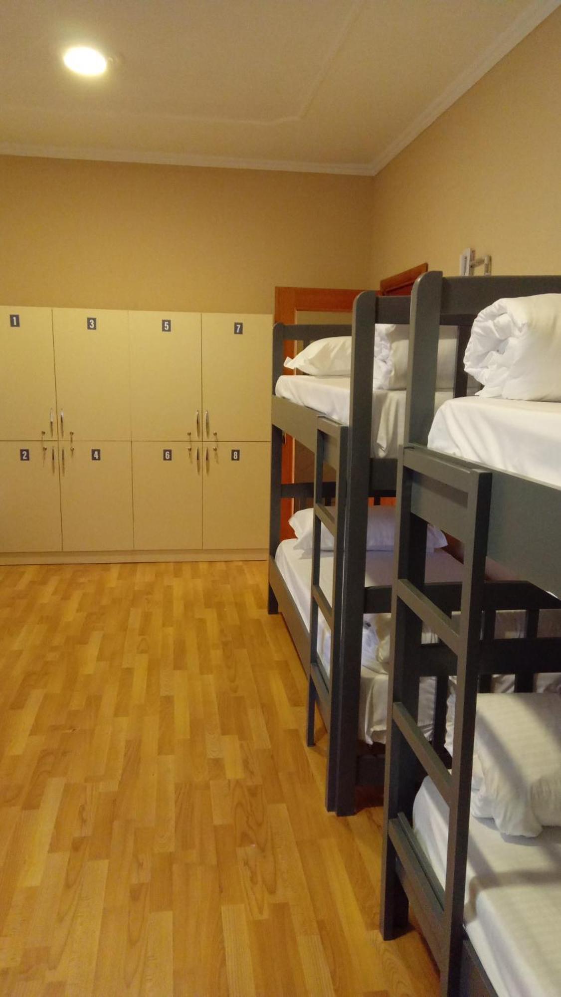 Mandarine Hostel Tirana Bagian luar foto