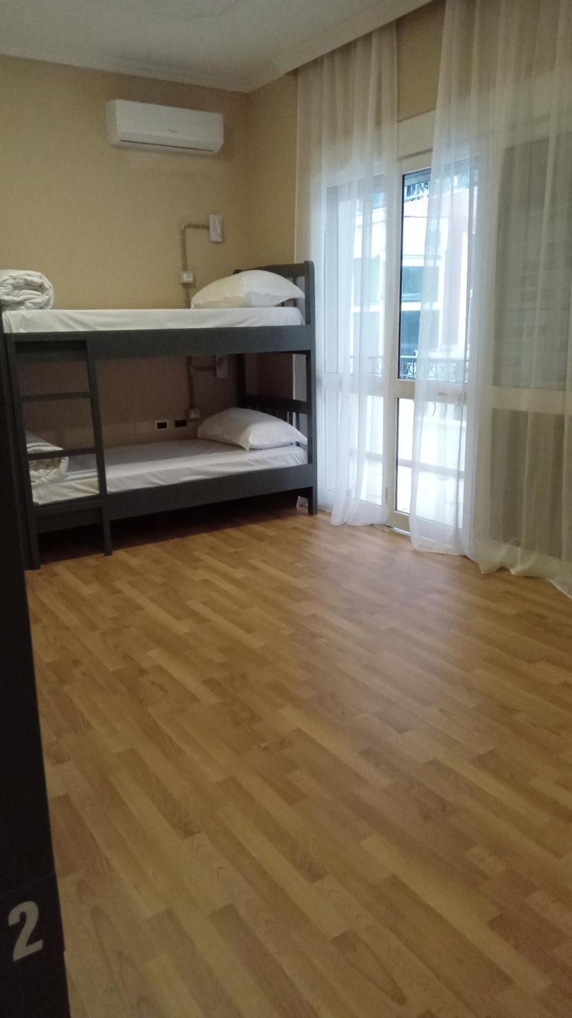 Mandarine Hostel Tirana Bagian luar foto