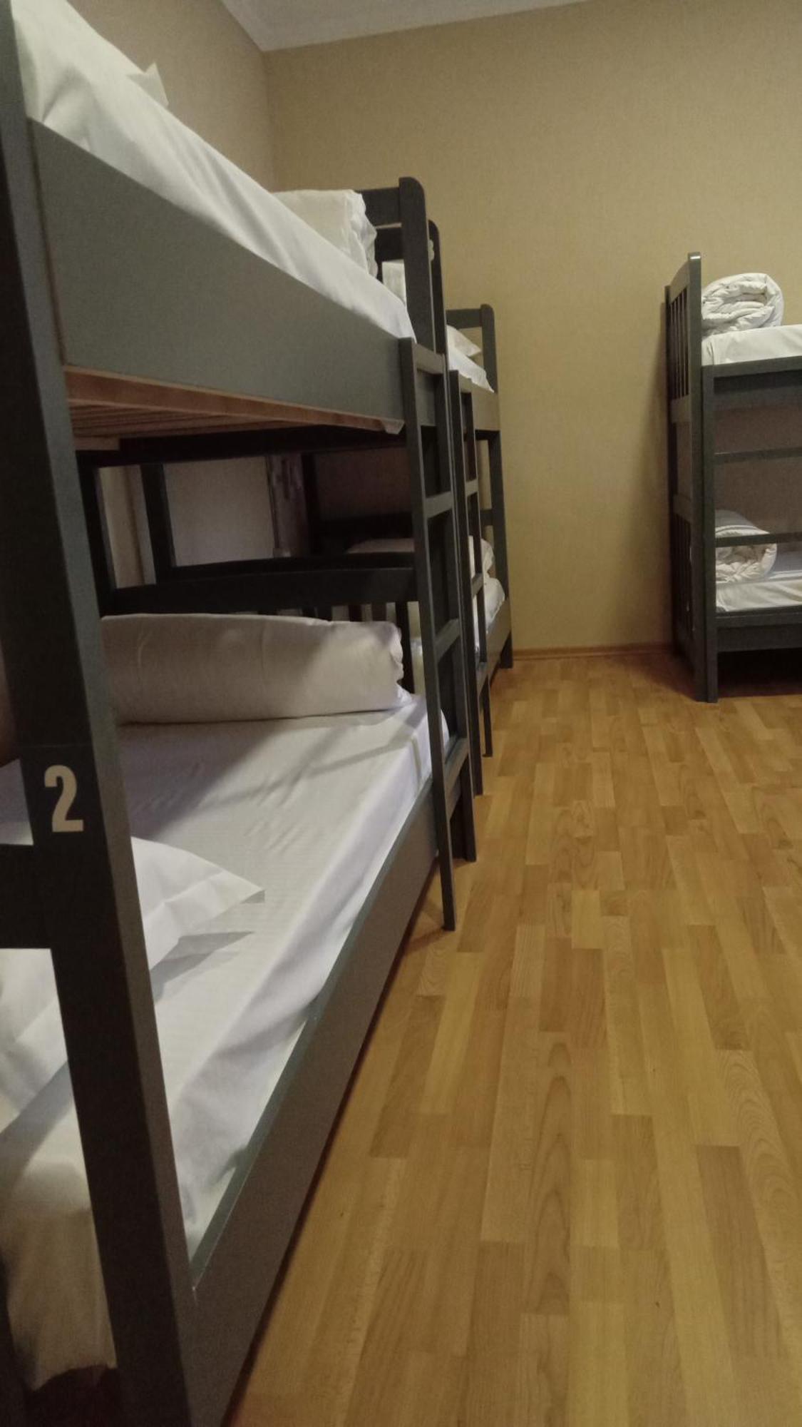 Mandarine Hostel Tirana Bagian luar foto