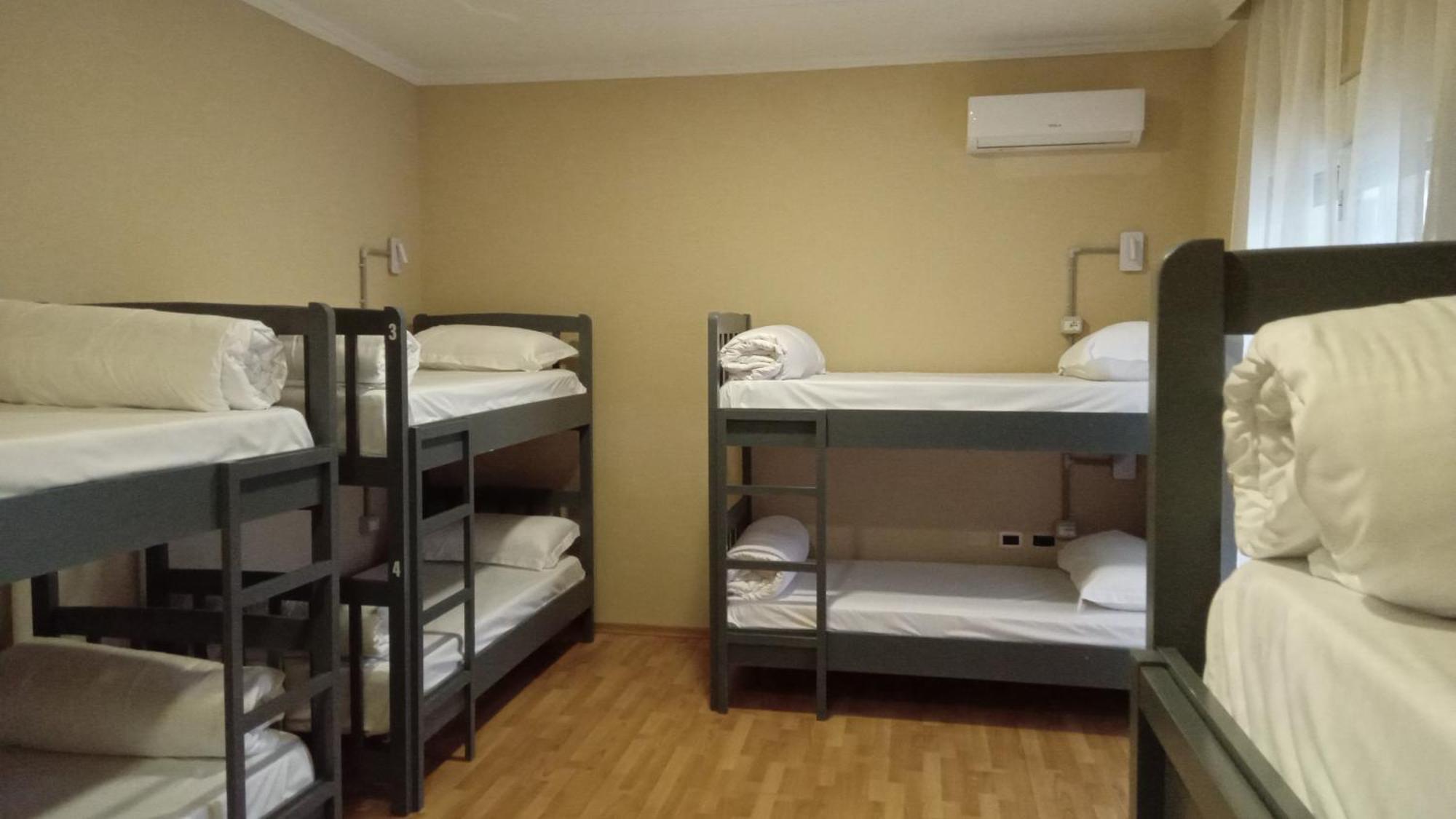 Mandarine Hostel Tirana Bagian luar foto
