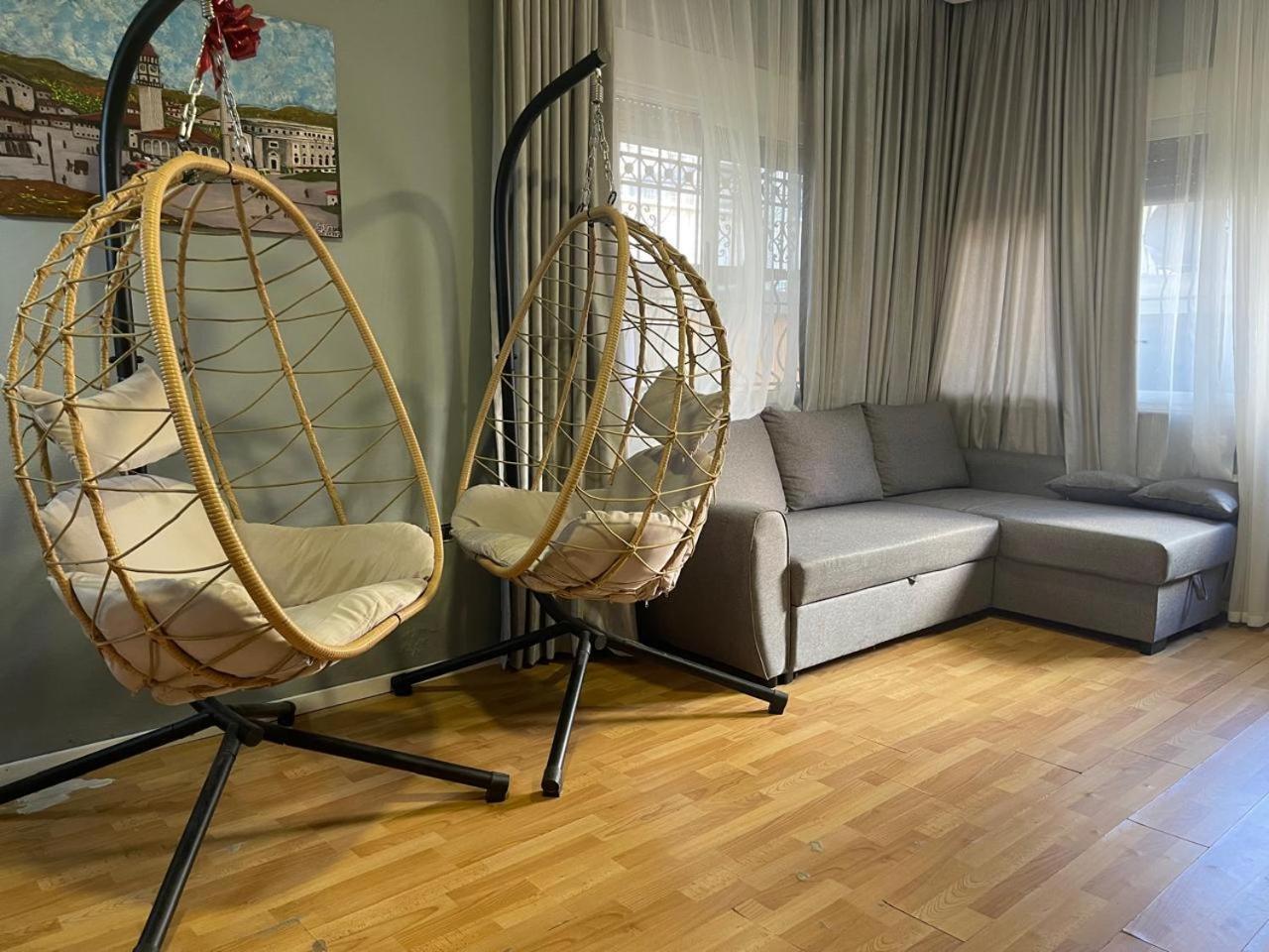 Mandarine Hostel Tirana Bagian luar foto